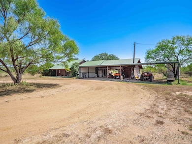 234 E Flag Creek Ranch Rd, Llano, TX 78643 - photo 2