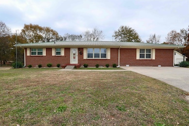 213 High Point Ave, Muscle Shoals, AL 35661 - photo 2