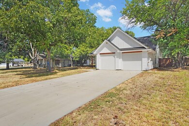 214 W 5th St, Weatherford, TX 76086 - photo 3