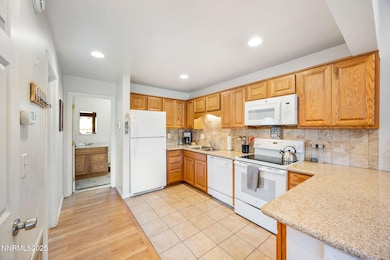 7-web-or-mls-223 Ski Way B-9