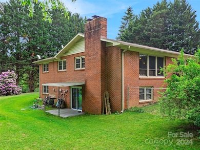 Access to lower level living area.
