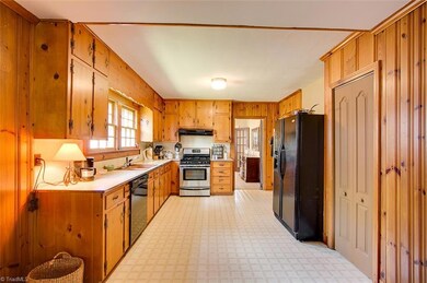 1231 Sunset Dr, Asheboro, NC 27205 - photo 7