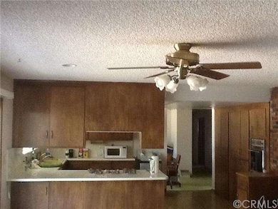 16556 Warwick St, Victorville, CA 92395 - photo 2