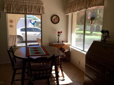 EAT IN KITCHEN WITH GREAT VIEWS