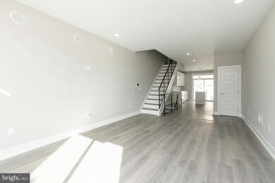 1250 N Hollywood St, Philadelphia, PA 19121 - photo 4