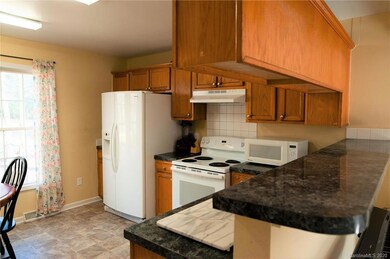 Counter that can be used as a breakfast bar