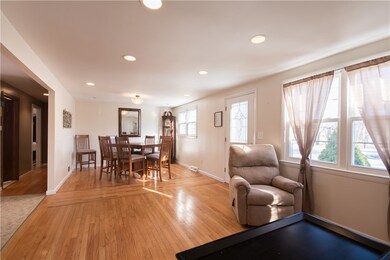 124 Pepin St, West Warwick, RI 02893 - photo 6