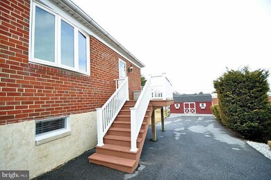 2223 Pleasant Dr, Catonsville, MD 21228 - photo 4