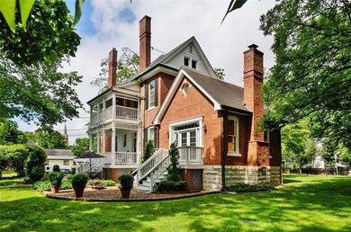 Kitchen addition is in keeping with original 1900'