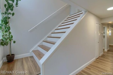 2149 Sunnycrest Dr, West Bloomfield, MI 48323 - photo 4