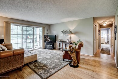 75 Players Cir, Tinton Falls, NJ 07724 - photo 4