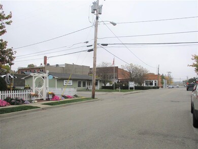 135 W 1st St, Roanoke, IN 46783 - photo 7