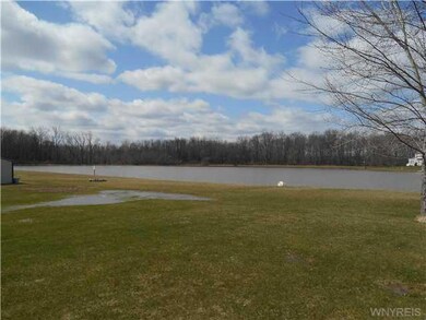 7316 Winbert Dr, North Tonawanda, NY 14120 - photo 3