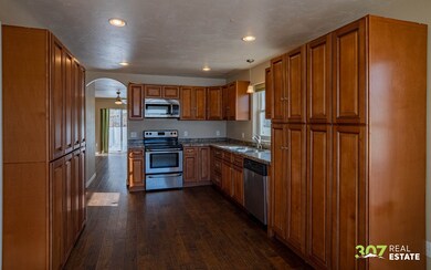 258 Robert St, Cody, WY 82414 - photo 2