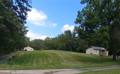 15918 & 15922 E Truman Rd, Independence, MO 64050 - photo 3