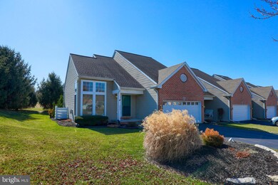 4056 Laurel Ln, Mount Joy, PA 17552 - photo 2