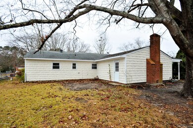 1206 Castle Dr, Jacksonville, NC 28546 - photo 4