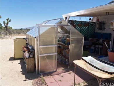 61538 Woodward Rd, Joshua Tree, CA 92252 - photo 6