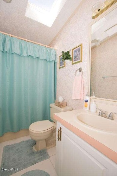 7694 Fox Hunter - Guest Bathroom