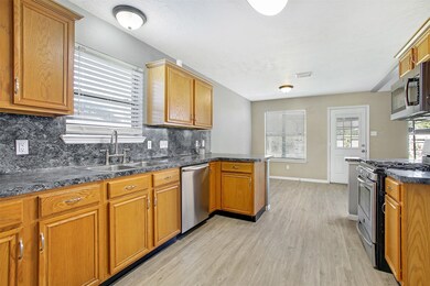 3502 Stonegate Cir, Pearland, TX 77584 - photo 7