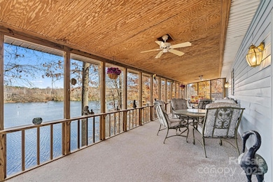 6072 Lookout Heights Dr, Claremont, NC 28610 - photo 3