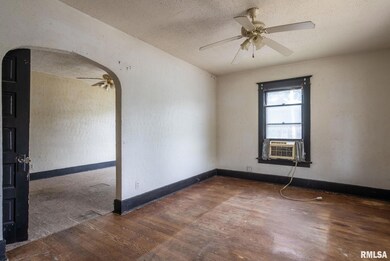 2104 Telegraph Rd, Davenport, IA 52804 - photo 2