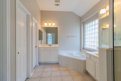 7814 Chateau Point Ln, Houston, TX 77041 - photo 6