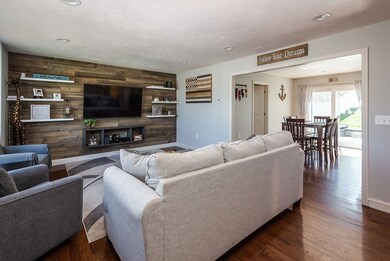 5 Edgemont Ave, Plainville, MA 02762 - photo 5