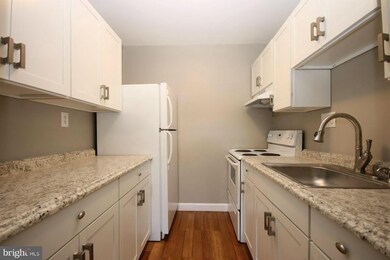 7493 Prince Charles Ct unit 10, Manassas, VA 20111 - photo 4