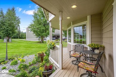 003-Exterior Front Deck IMG_3426JWK