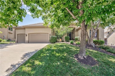 9638 Zarda Dr, Lenexa, KS 66227 - photo 2