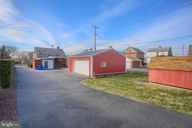 3425 Boyer St, Reading, PA 19605 - photo 5