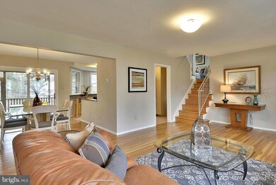 8604 Waterford Rd, Alexandria, VA 22308 - photo 4