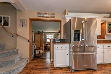 5261 E Maple Rd, Geneva, OH 44041 - photo 7