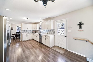 6808 Timmons Dr, Windsor Heights, IA 50324 - photo 7