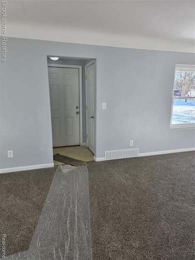 1095 Pine St, Mount Morris, MI 48458 - photo 3