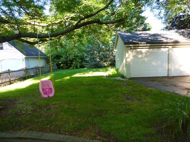 325 S Julian St, Naperville, IL 60540 - photo 2