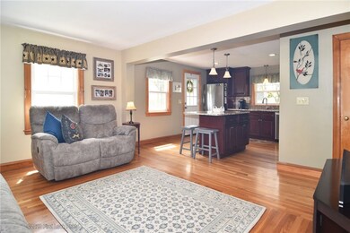 129 Cornell St, Cranston, RI 02920 - photo 6