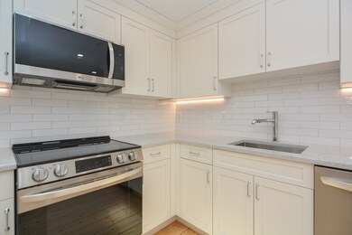 9 State St unit 7, Marblehead, MA 01945 - photo 2