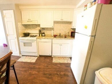345 Hildreth St unit 16, Lowell, MA 01850 - photo 5
