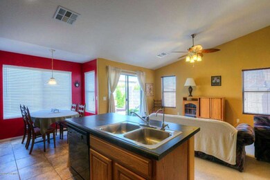 Eat-in Kitchen