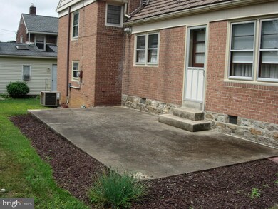 815 Penndale Ave, Reading, PA 19606 - photo 4