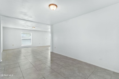 11404 Bunky Henry Ln, El Paso, TX 79936 - photo 4