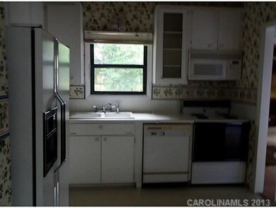 529 Holland Dr, Statesville, NC 28677 - photo 4