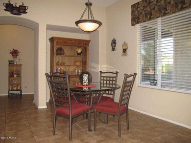 CASUAL DINING
