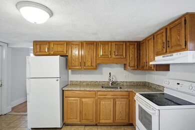 56 Campbell St unit 56R, Woburn, MA 01801 - photo 3