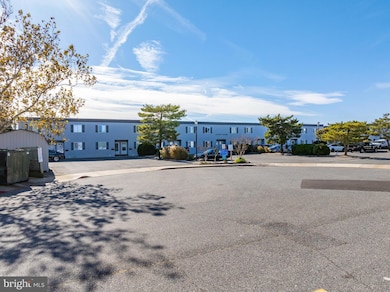 719 Rusty Anchor Rd unit 4, Ocean City, MD 21842 - photo 3