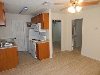 14039 Eagle Pass St unit 6, Houston, TX 77015 - photo 2