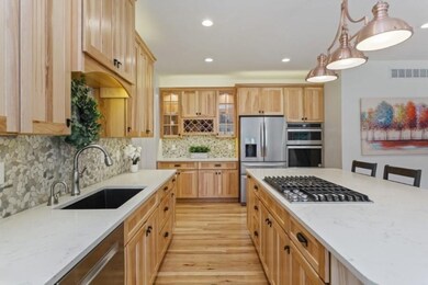 06_69840OctoberRd_177005_Kitchen_LowRes