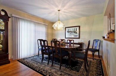 4402 Hammersmith Ln unit 4402, Glenview, IL 60026 - photo 2